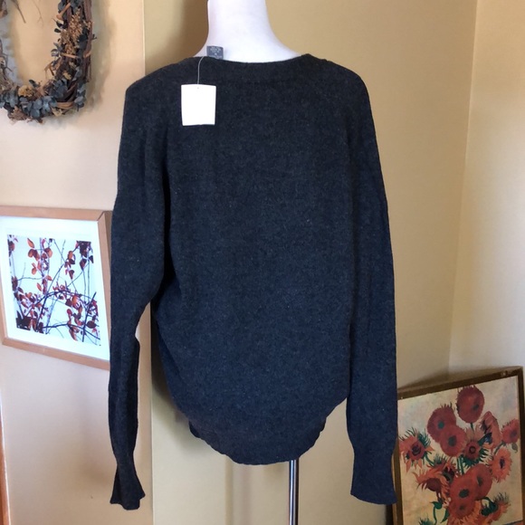 Vintage LORD & TAYLOR  Size Medium 100% Pure New Wool Deep-V Button Cardigan NEW - Picture 8 of 15